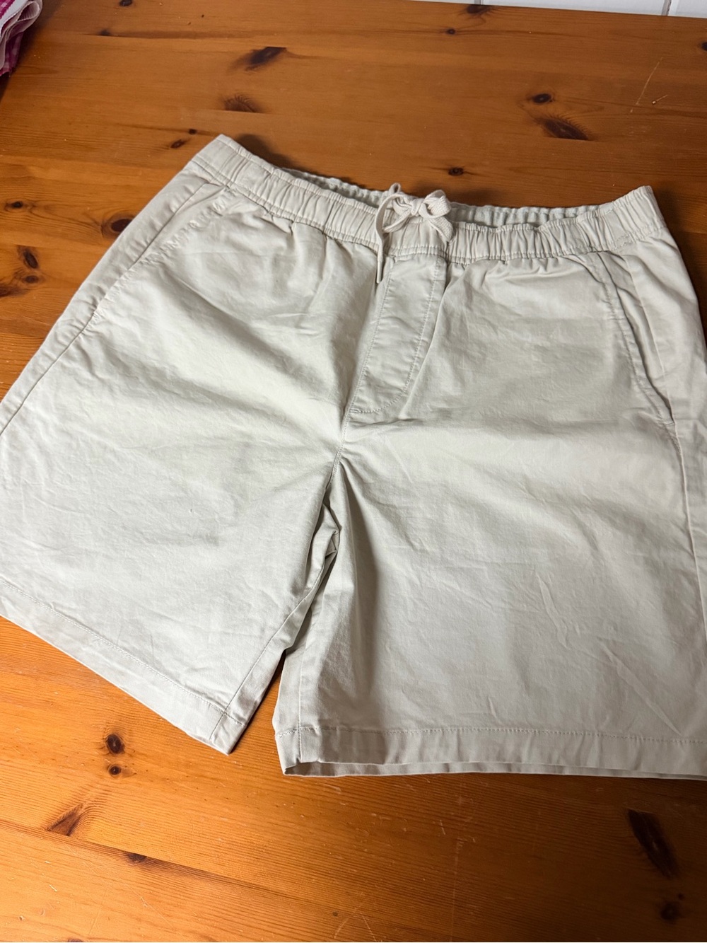 GAP Men's Light Beige Elastic Waist Drawstring Shorts